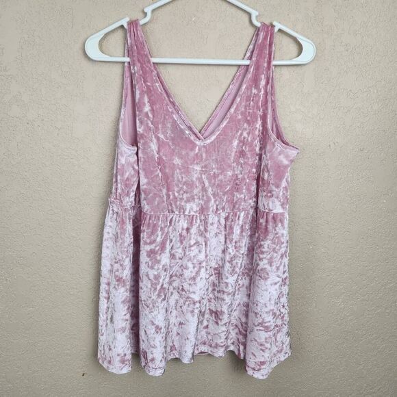Torrid Pink Crushed Velvet Tank with Braided Detail Size 0 (5020) - Picture 2 of 6